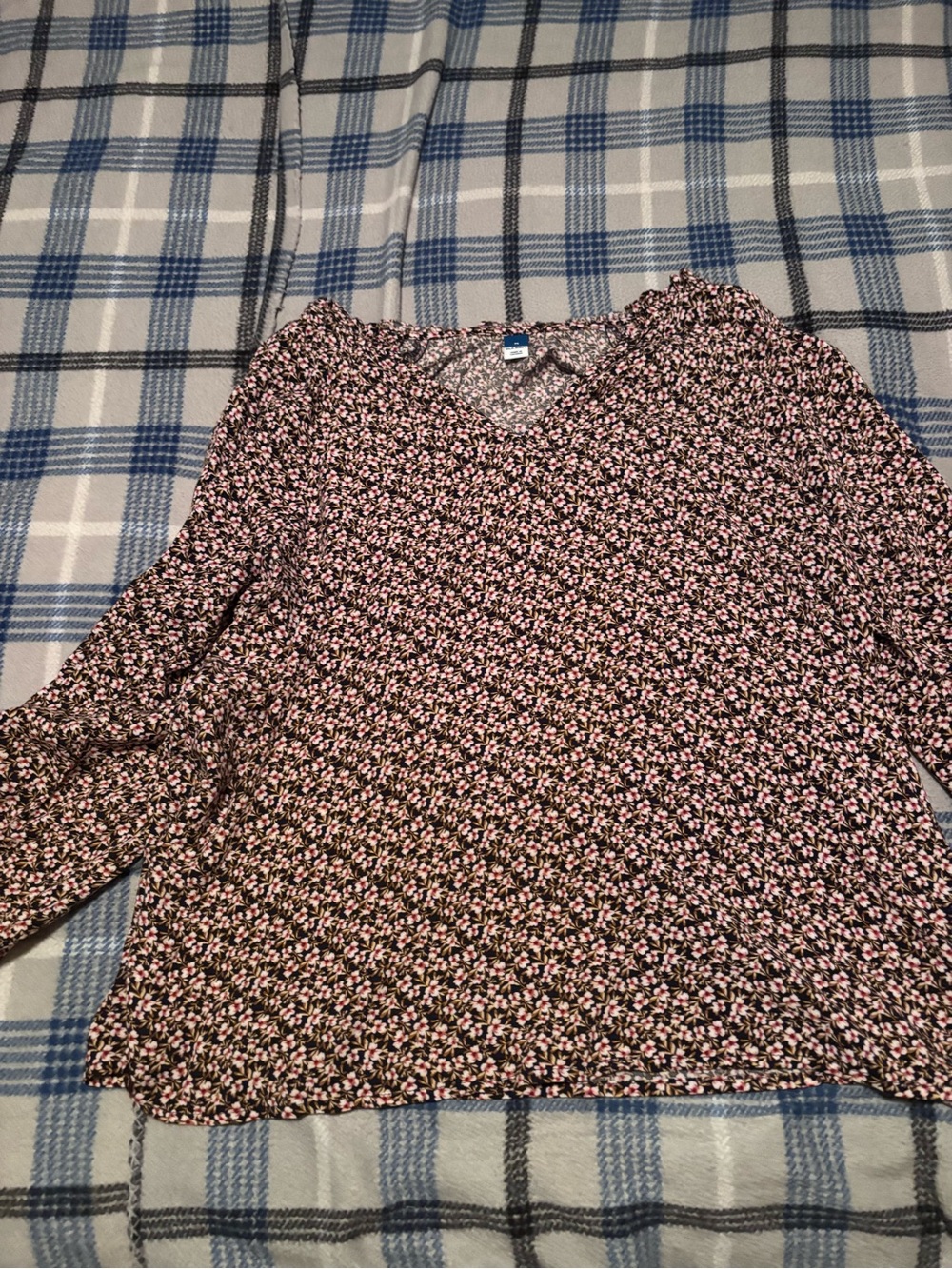Women's Pink Floral V-Neck Blouse